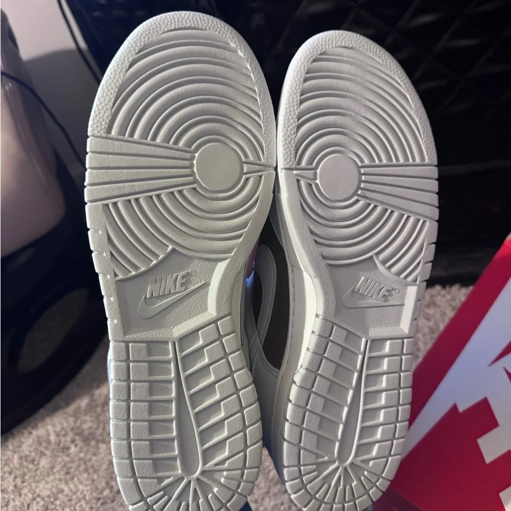 Nike Dunk Low Cave Stone Pure Platinum - Picture 5 of 5